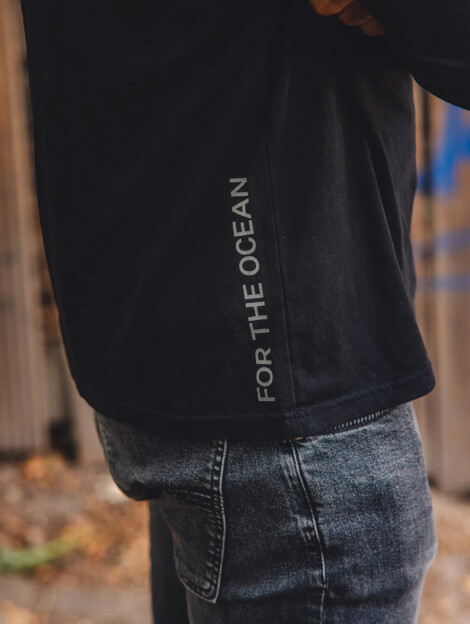 Unisex Longsleeve Activist