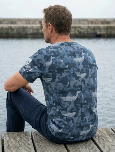 T-Shirt Whale Season Jolly Roger